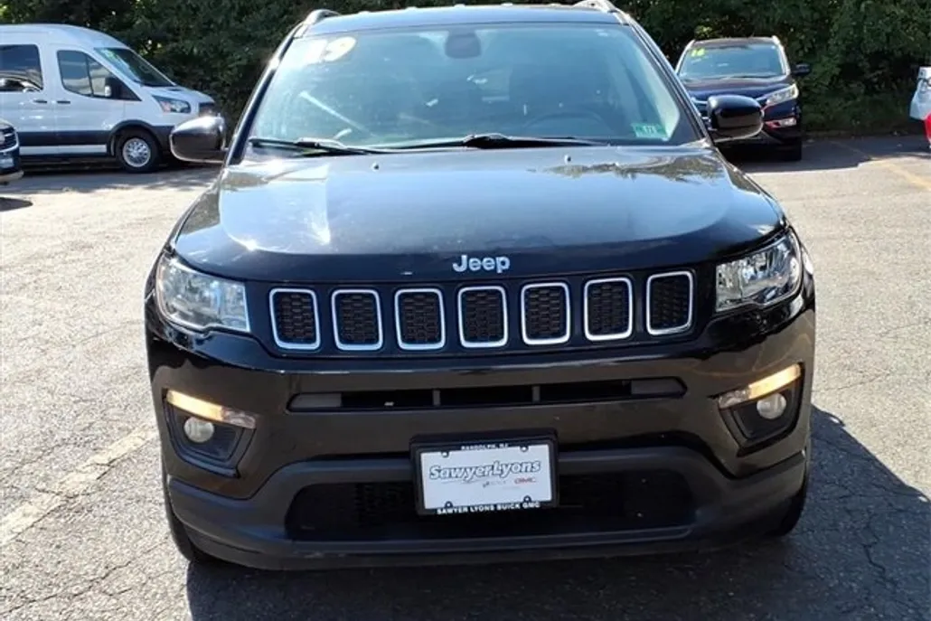 2019 Jeep Compass Latitude photo 1