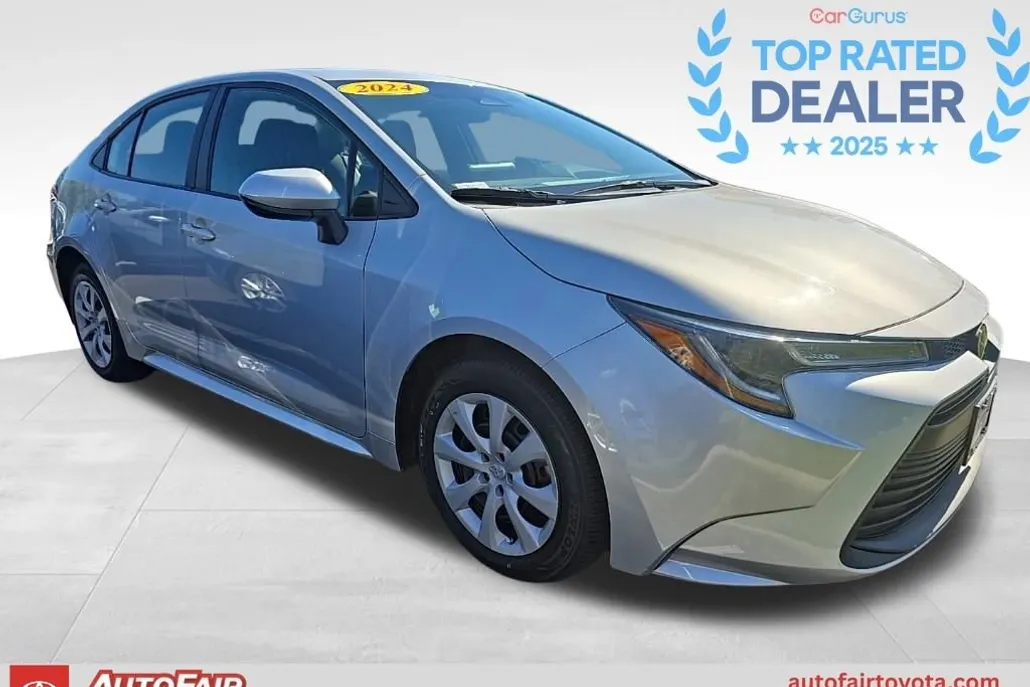 2024 Toyota Corolla LE photo 1
