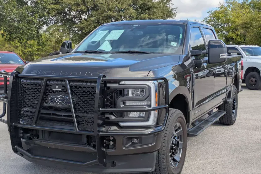 2024 Ford F-250 Lariat photo 1