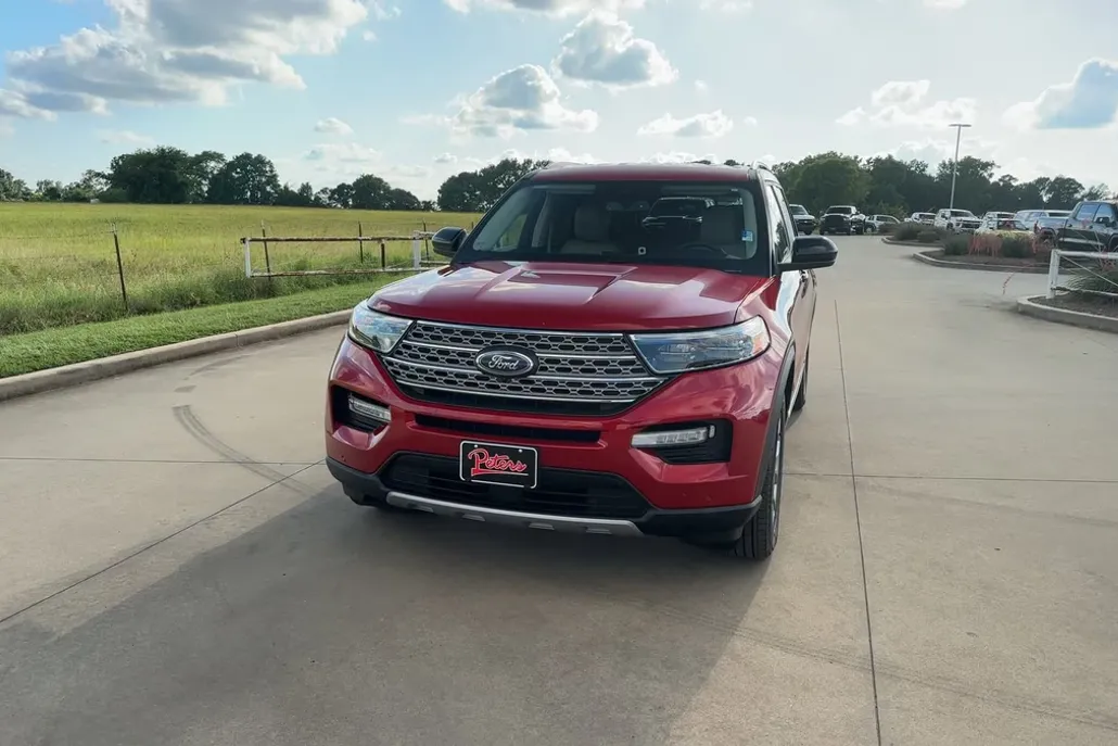 2024 Ford Explorer Limited photo 1