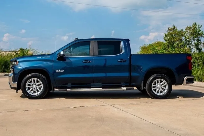 2019 Chevrolet Silverado 1500 LT photo 1