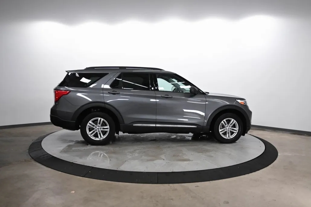 2022 Ford Explorer XLT photo 1