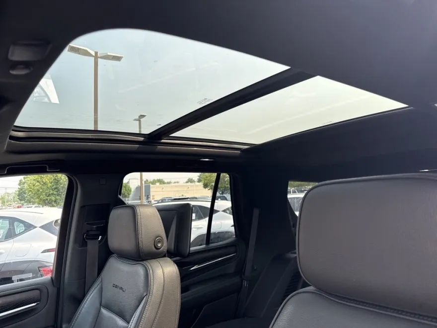 2021 Gmc Yukon Denali photo 1