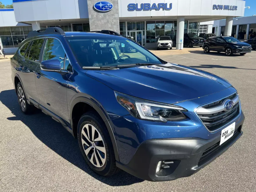 2020 Subaru Outback Premium photo 1