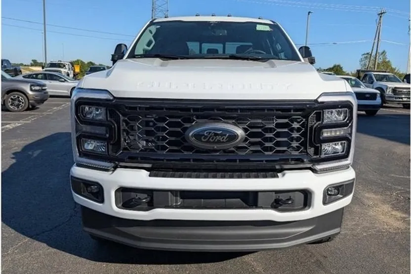 2026 Ford F-350 Lariat photo 1