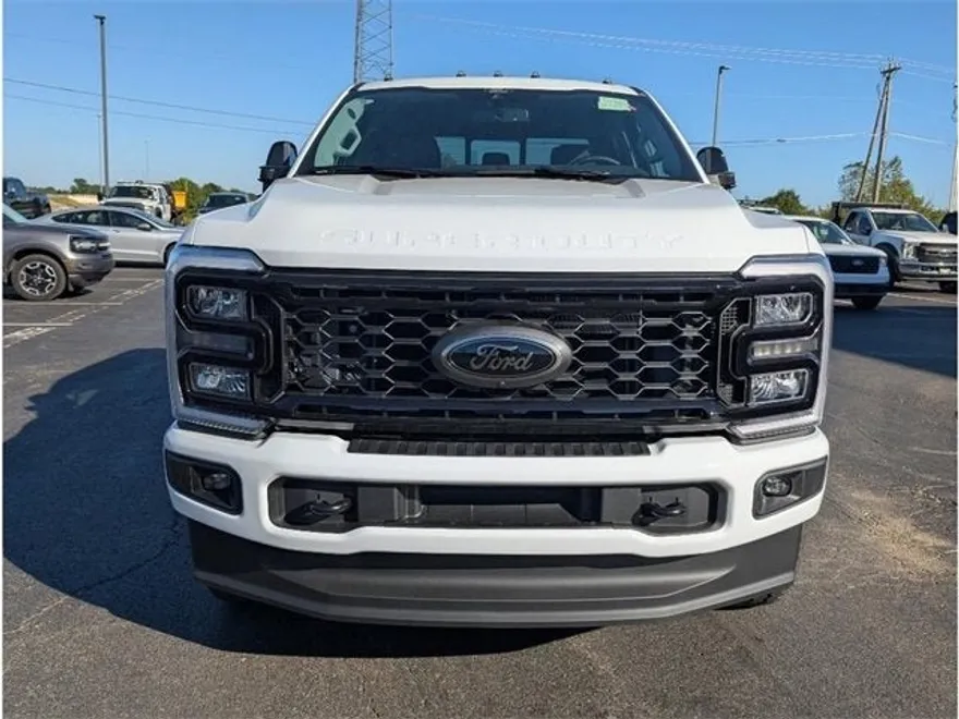 2026 Ford F-350 Lariat photo 1