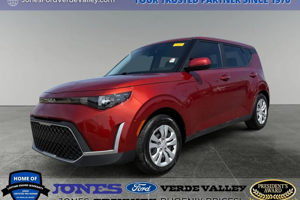 2023 Kia Soul LX photo 1