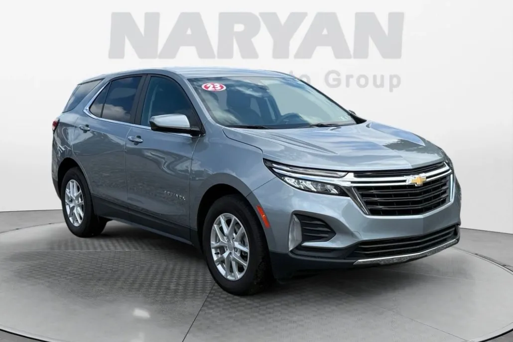 2023 Chevrolet Equinox LT photo 1