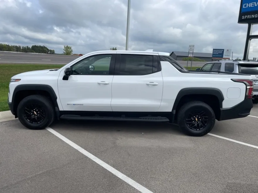 2026 Chevrolet Silverado EV LT photo 1