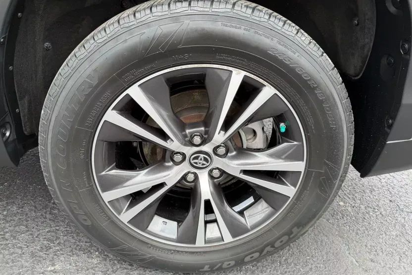 2019 Toyota Highlander LE SE photo 1