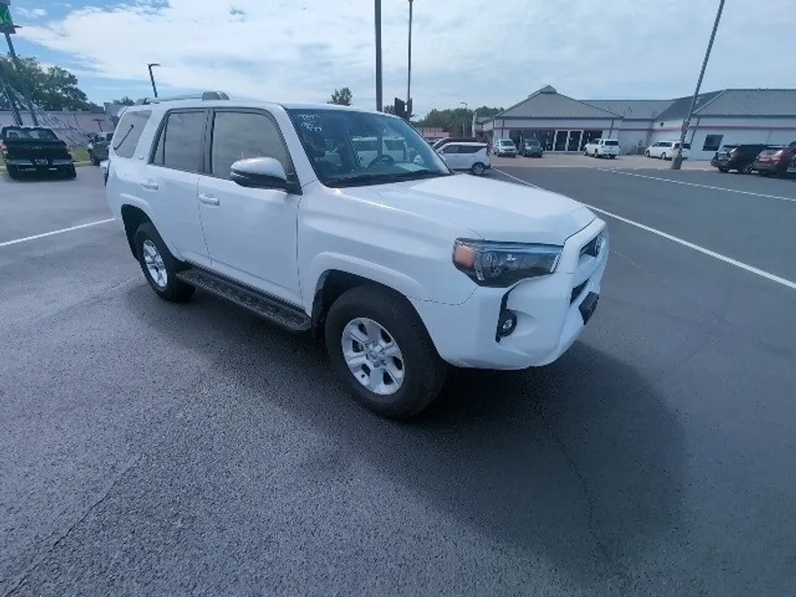 2024 Toyota 4Runner SR5 Premium photo 1
