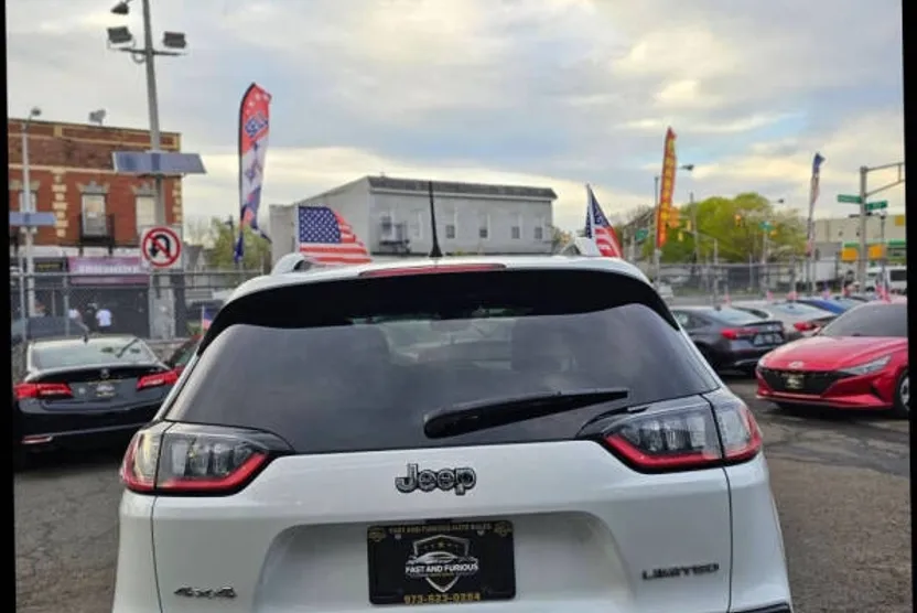 2019 Jeep Cherokee Limited photo 1