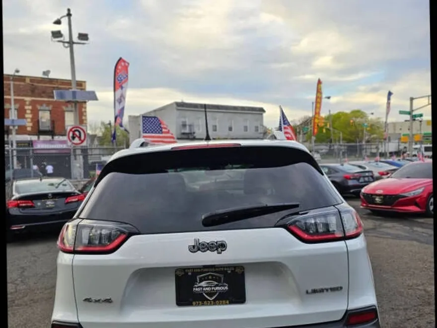 2019 Jeep Cherokee Limited photo 1