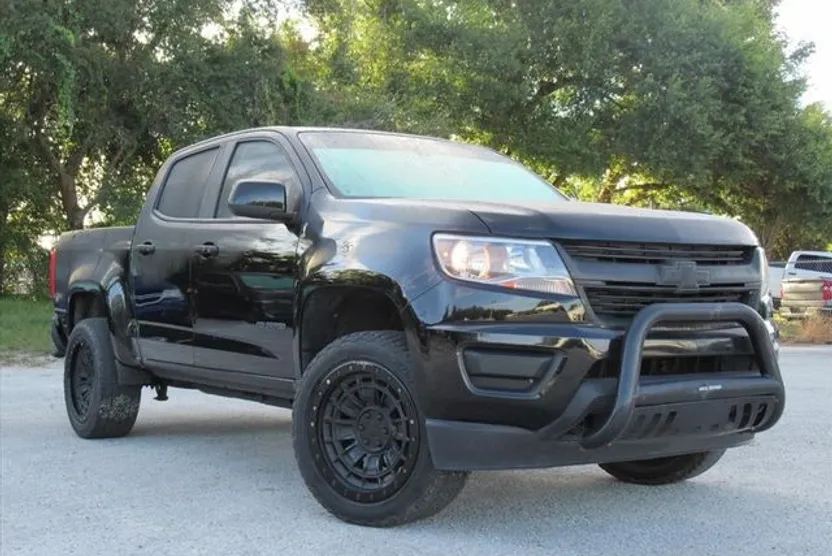 2019 Chevrolet Colorado LT photo 1