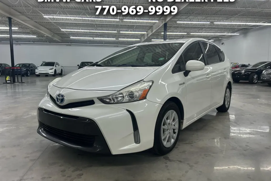 2015 Toyota Prius V Three photo 1