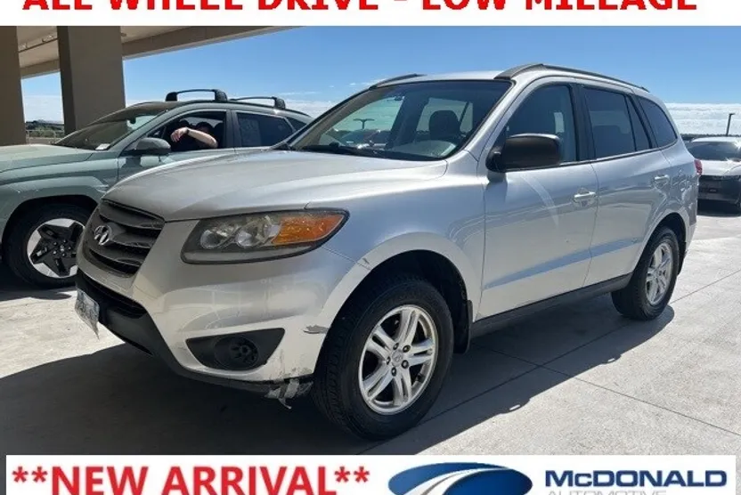2012 Hyundai Santa Fe GLS photo 1
