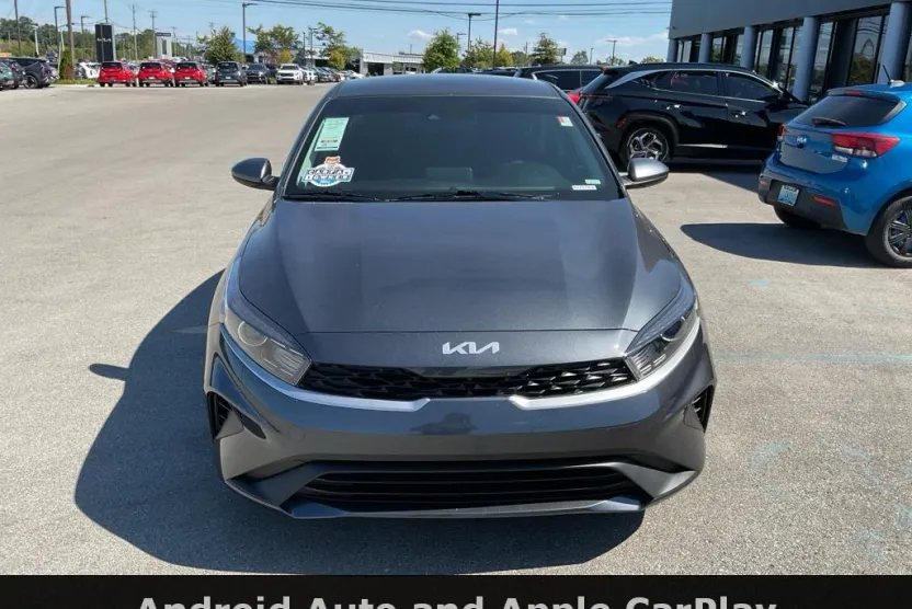 2024 Kia Forte LXS photo 1