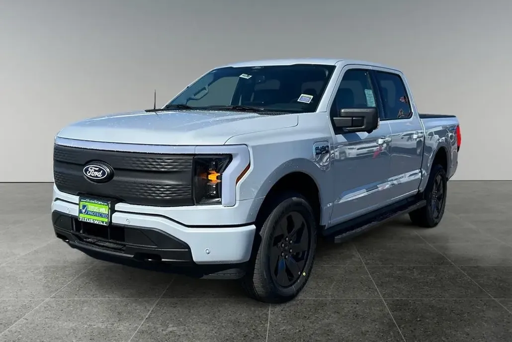 2025 Ford F-150 Lightning photo 1