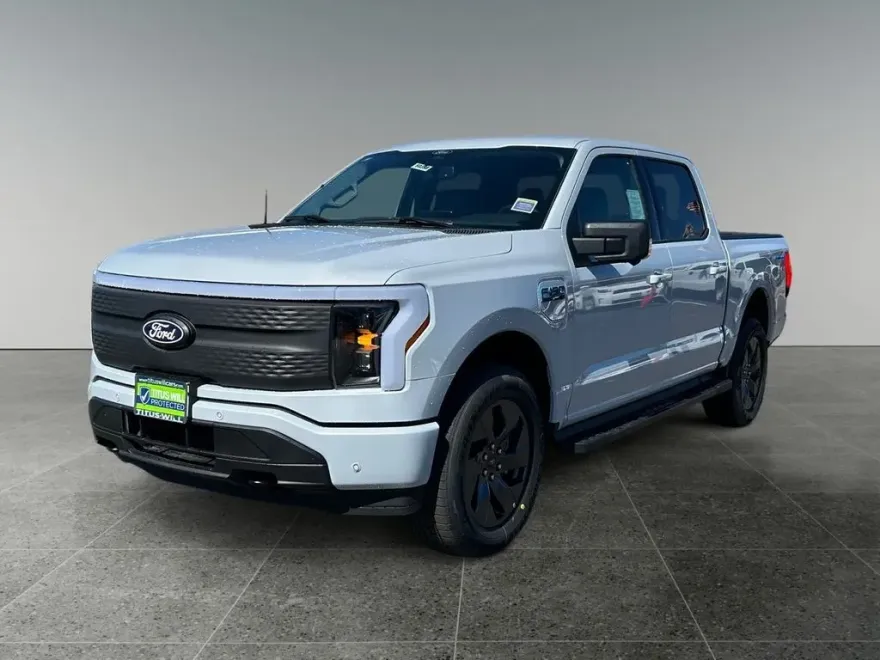 2025 Ford F-150 Lightning photo 1