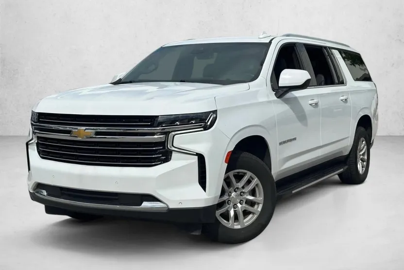 2023 Chevrolet Suburban LT photo 1