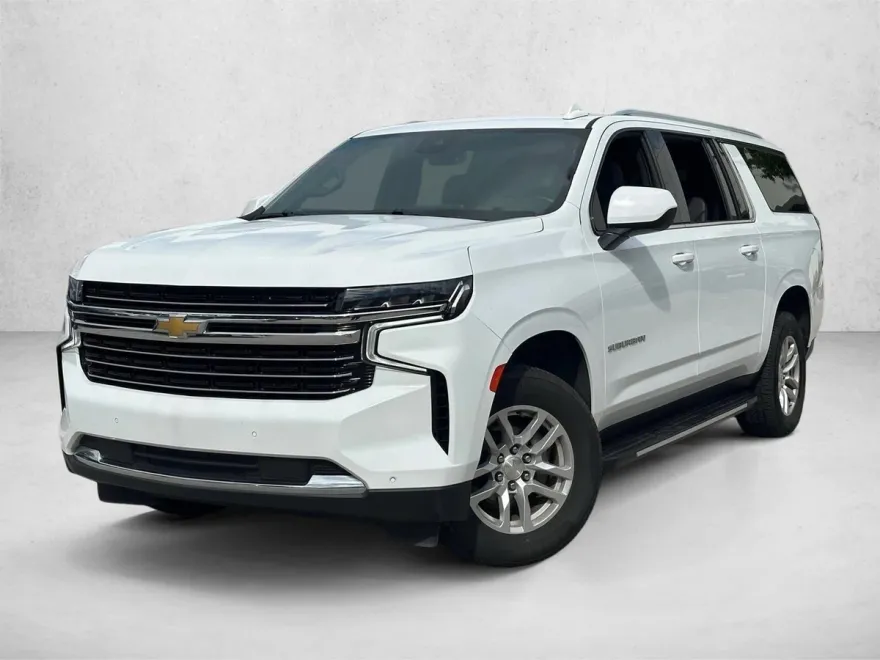 2023 Chevrolet Suburban LT photo 1