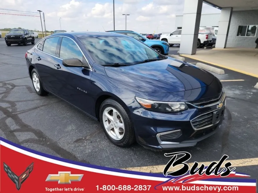 2017 Chevrolet Malibu LS photo 1