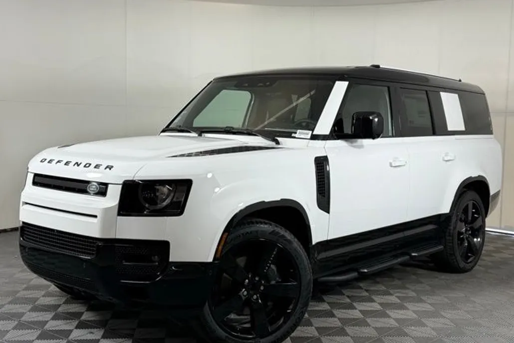 2025 Land Rover Defender 130 X-Dynamic SE photo 1