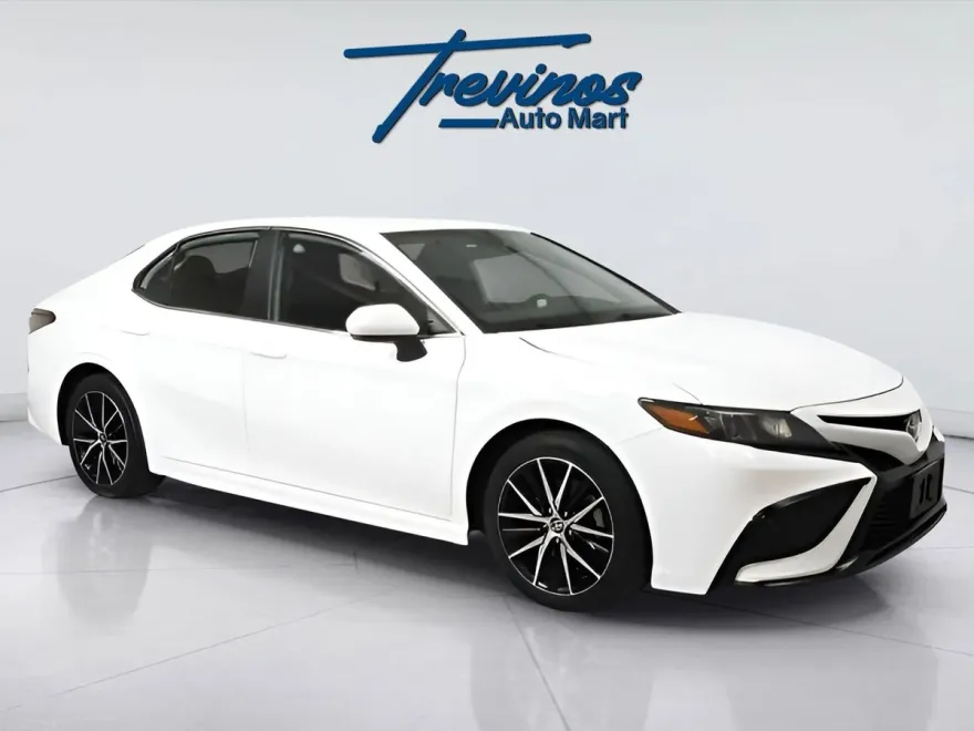 2022 Toyota Camry SE photo 1