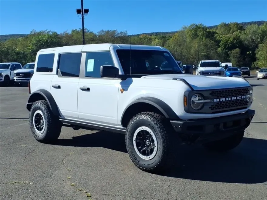 2025 Ford Bronco Badlands photo 1