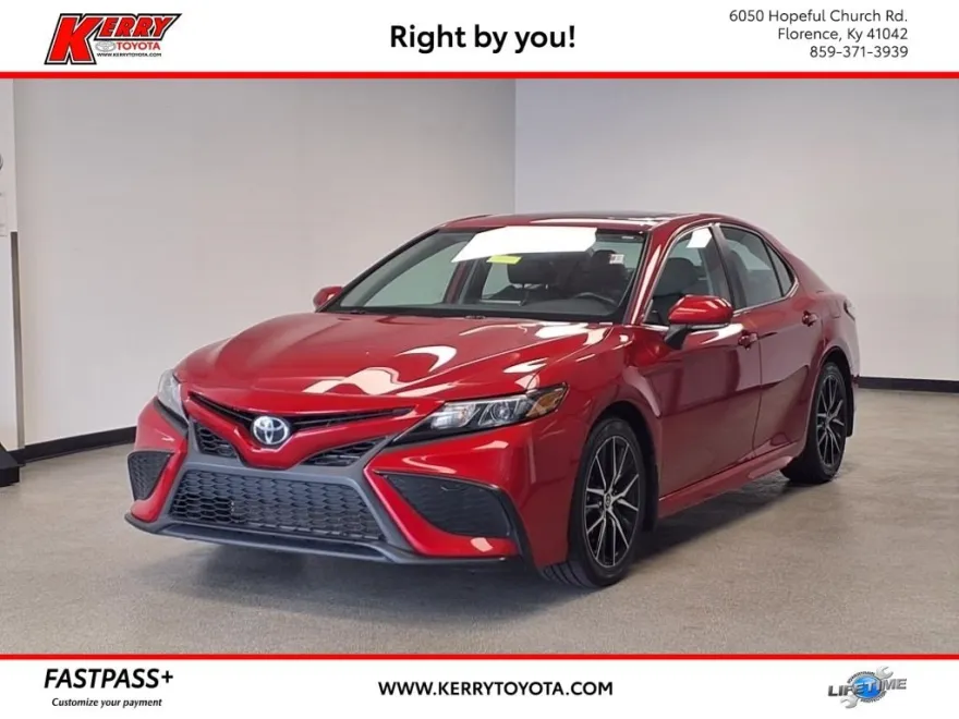 2023 Toyota Camry SE photo 1