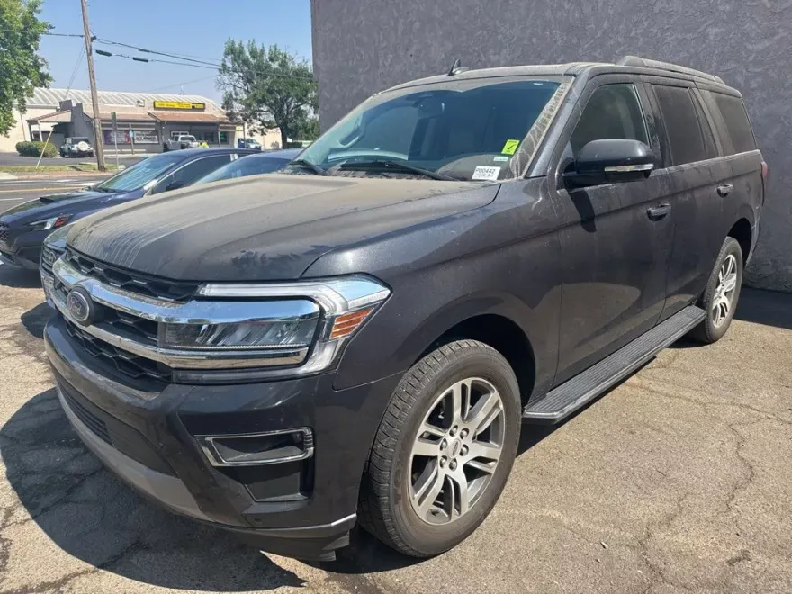 2023 Ford Expedition Limited photo 1