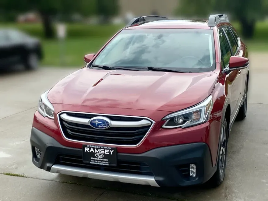 2020 Subaru Outback Limited photo 1