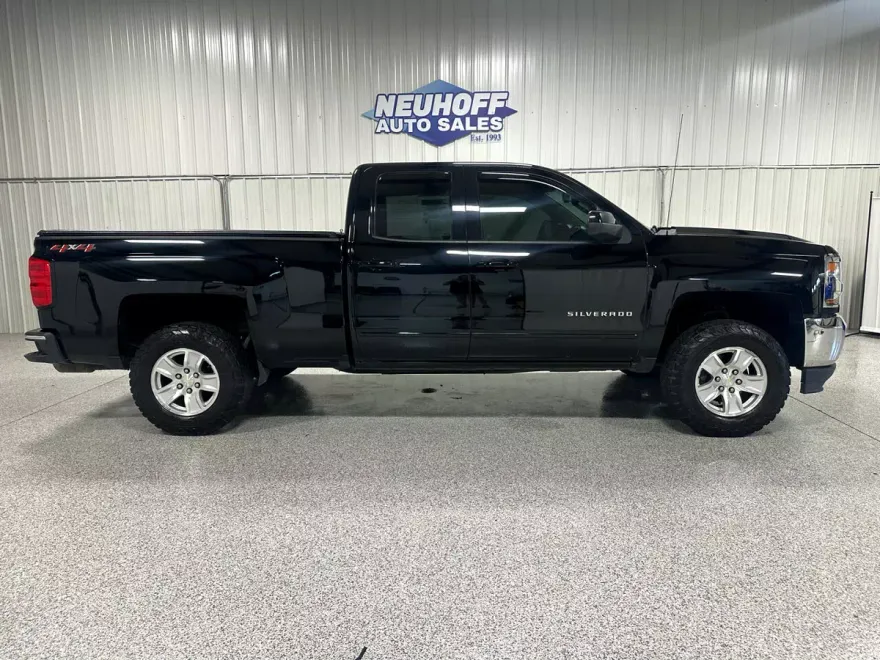 2018 Chevrolet Silverado 1500 LT photo 1