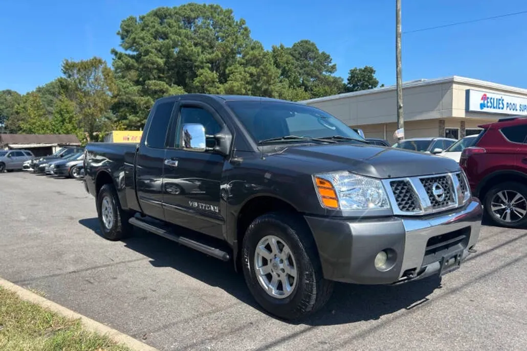 2005 Nissan Titan SE photo 1