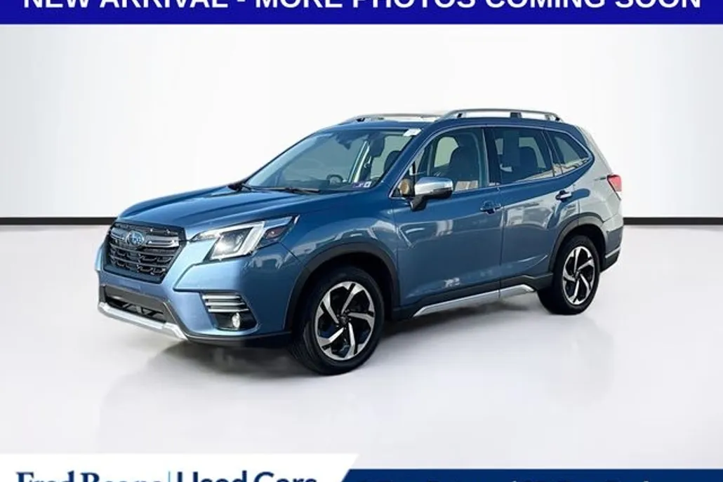 2023 Subaru Forester Touring photo 1