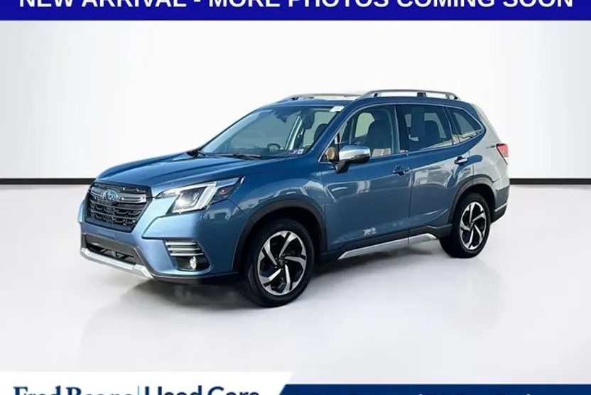 2023 Subaru Forester Touring photo 1