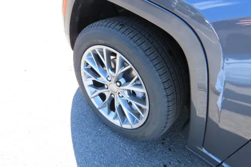 2025 Jeep Grand Cherokee Summit photo 3