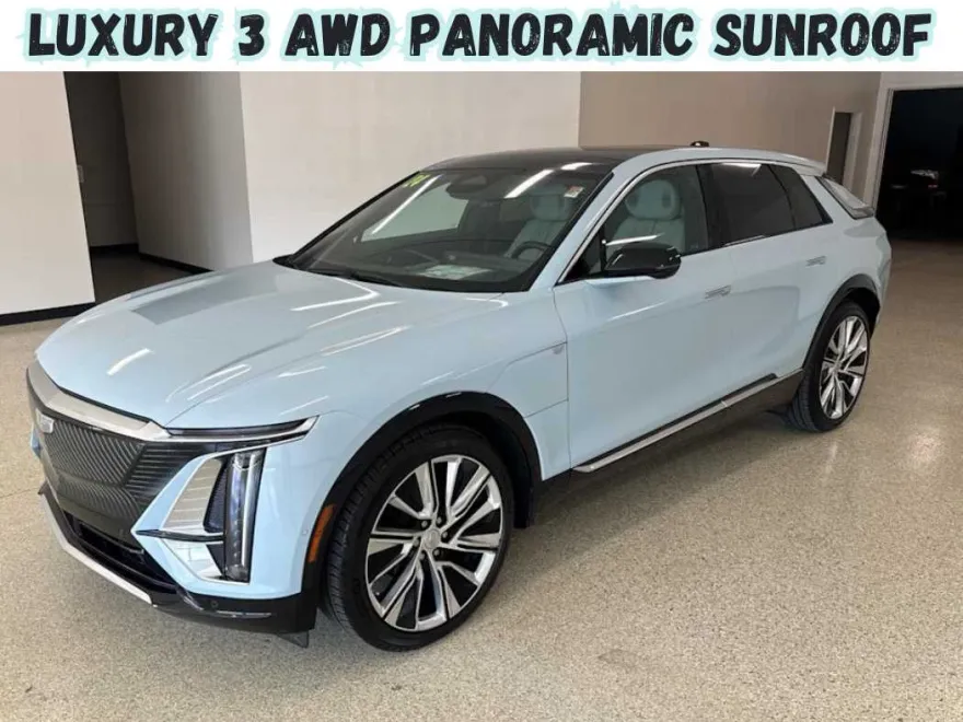 2024 Cadillac Lyriq Luxury photo 1