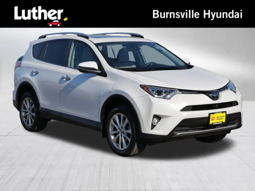 2017 Toyota RAV4 Limited photo 1