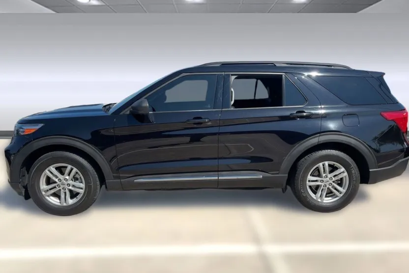 2020 Ford Explorer XLT photo 1
