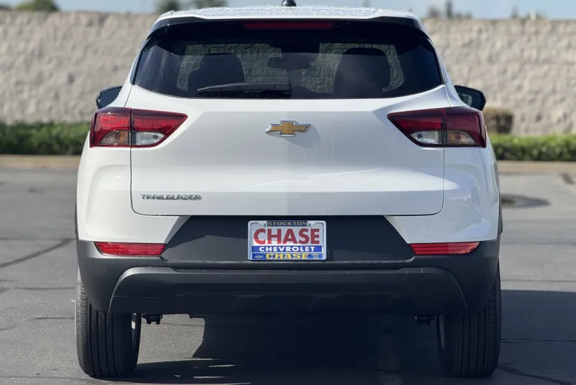 2026 Chevrolet Trailblazer LS photo 1