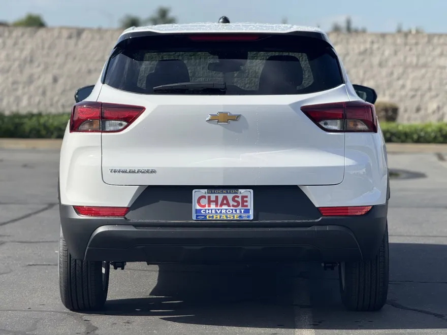 2026 Chevrolet Trailblazer LS photo 1