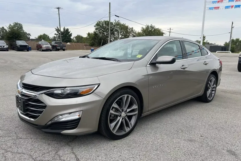 2025 Chevrolet Malibu 1LT photo 1