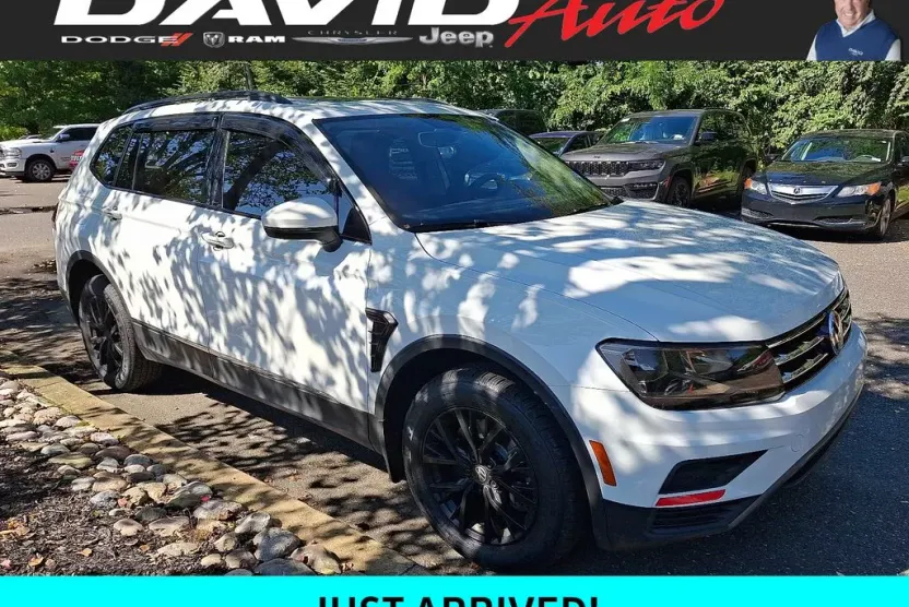 2021 Volkswagen Tiguan SE photo 1