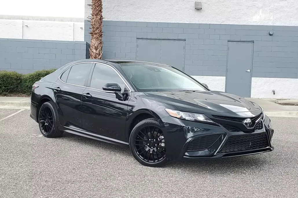 2023 Toyota Camry SE photo 1