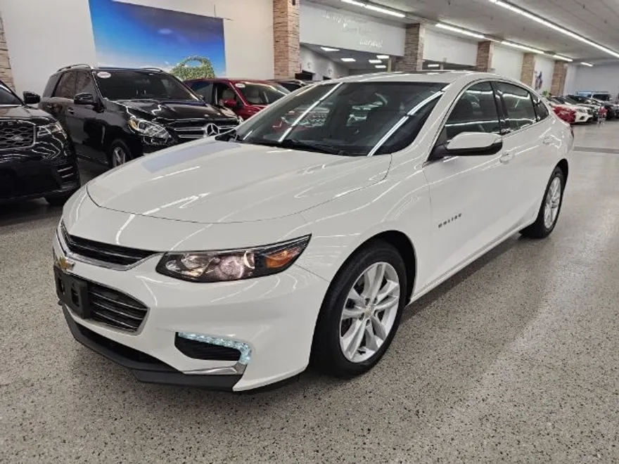2018 Chevrolet Malibu 1LT photo 1