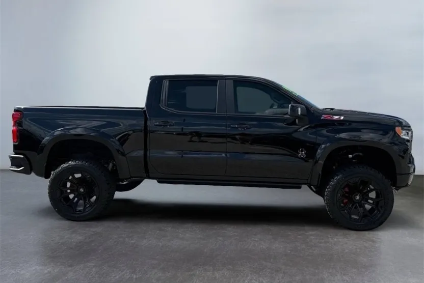 2025 Chevrolet Silverado 1500 RST photo 1