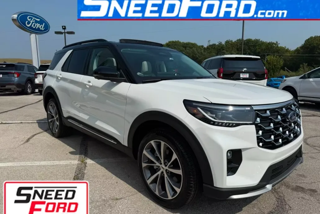 2025 Ford Explorer Platinum photo 1