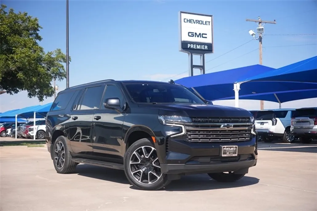 2022 Chevrolet Suburban RST photo 1