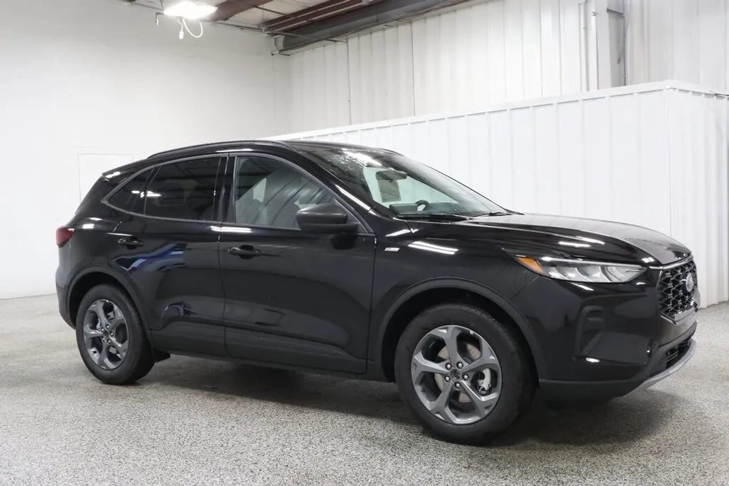 2025 Ford Escape ST-Line photo 1